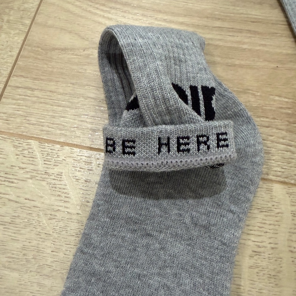 ALO unisex Gray Casual Socks - Picture 5 of 7